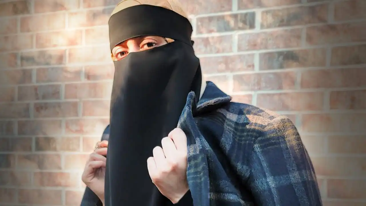 This Niqabi Is A New York Times Best Selling Author! 13 this niqabi is a new york times best selling author!