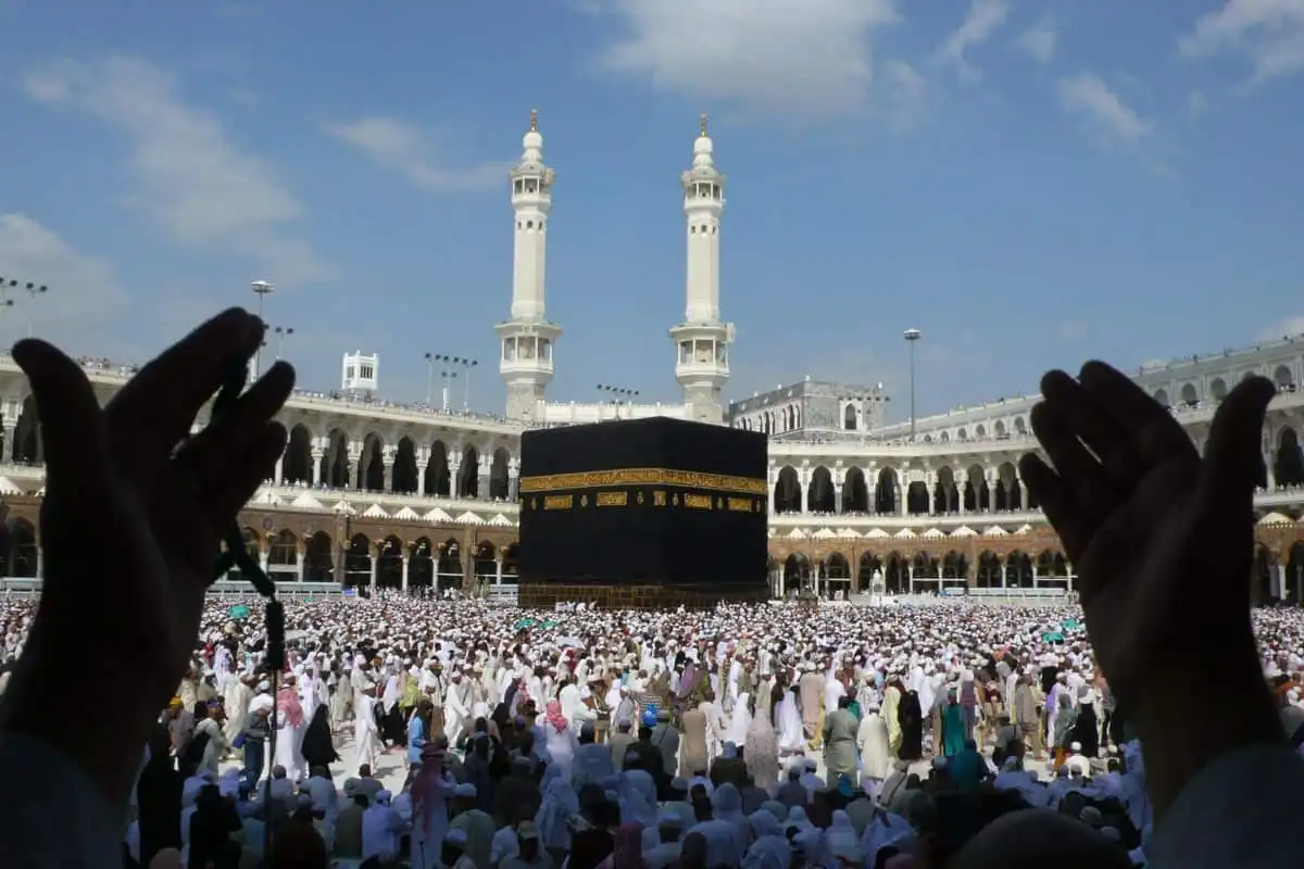 significance of fasting in the month of zil hajj