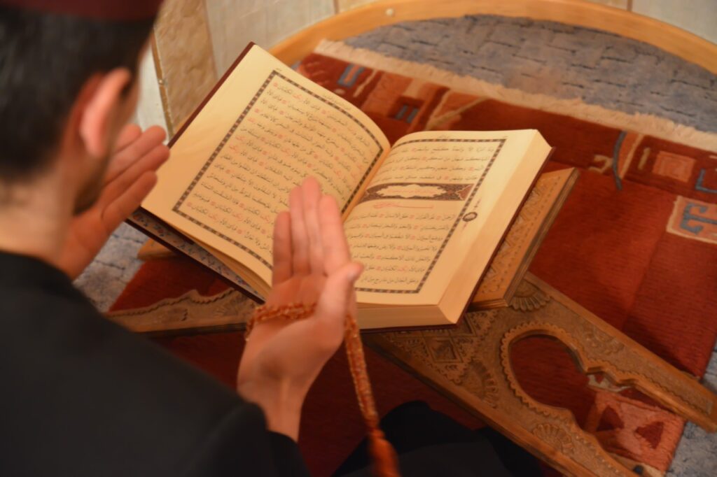 1745408674 709 10 virtues for reciting the quran the holy book