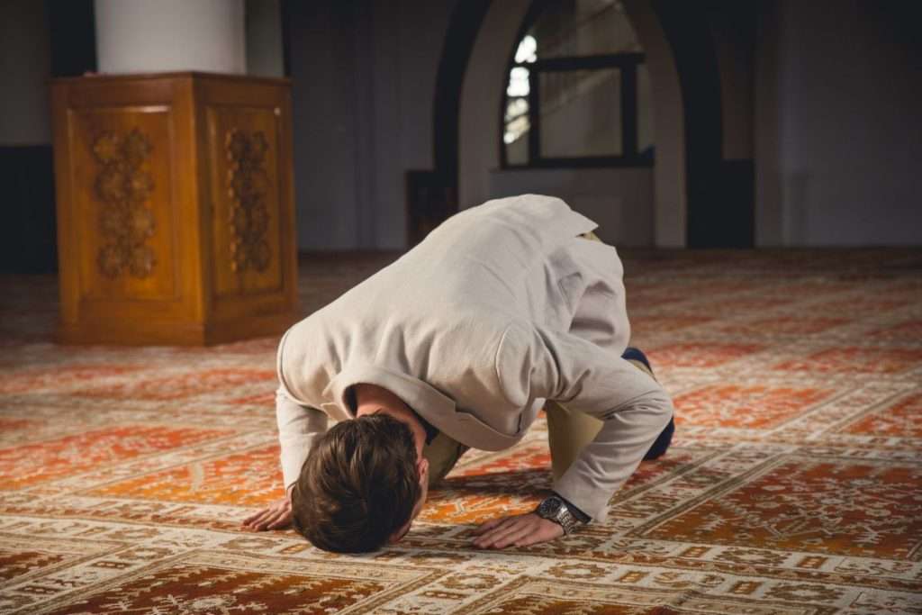 1750429660 330 in which direction do muslims pray qibla direction guide
